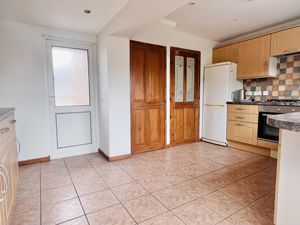 Kitchen- click for photo gallery